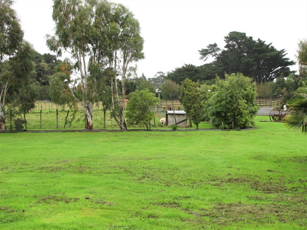 Featherston Cruz Inn מראה חיצוני תמונה