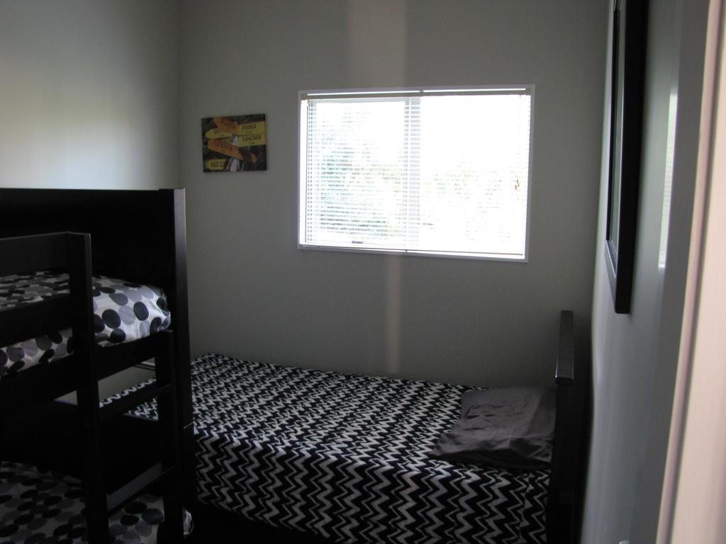 Featherston Cruz Inn מראה חיצוני תמונה