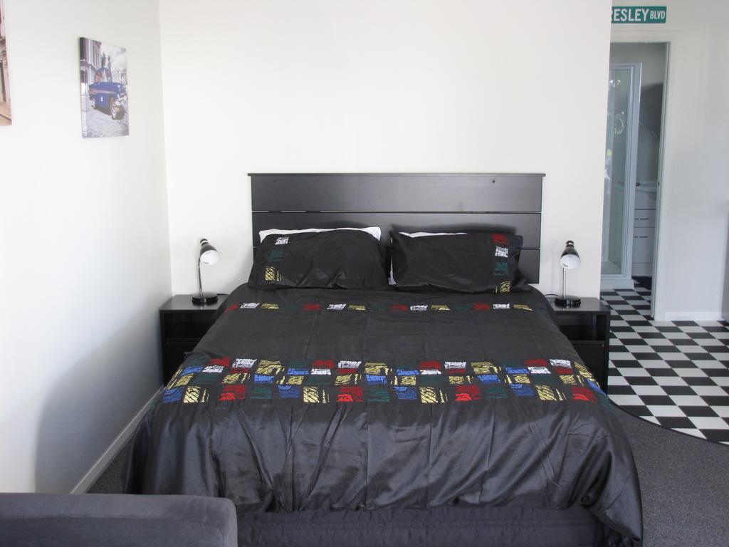 Featherston Cruz Inn מראה חיצוני תמונה